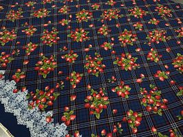 シーチングプリント un/no「Strawberry Antiquecheck」_拡大イメージ