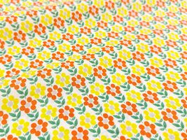 SOPO KUKKA スケアプリント「ドット・レトロフラワー」イエロー系