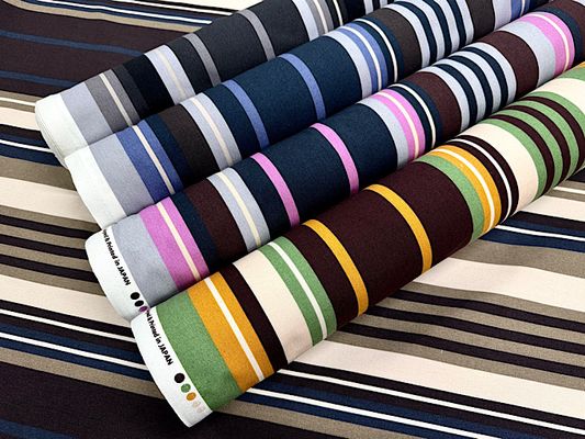 マルチカラーの11号帆布プリント「ストライプ」