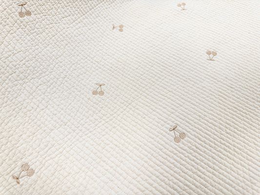 ■お取り寄せ商品■さくらんぼ刺しゅうのヌビキルト