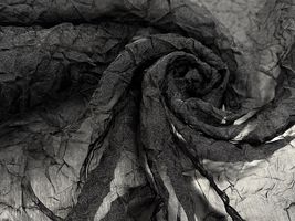 ワッシャー加工のシャイニーオーガンジー黒