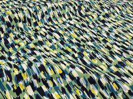 Exclusive Collection 幾何ペイントの60ローンプリントグリーン地×ピーコック