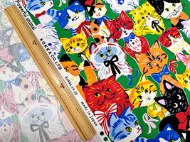 猫のオックスプリント「Powerful animal」グリーン系