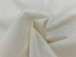 240本打ち込みの高密度80ローン無地アイボリー