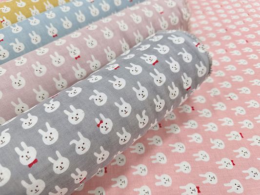 コットンこばやしダブルガーゼプリント「おしゃれなうさぎさん」