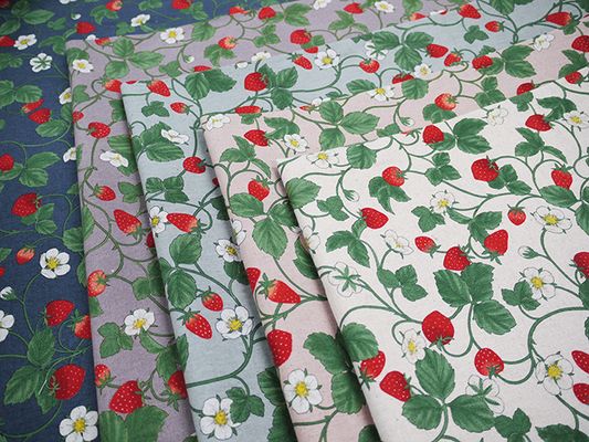 綿麻キャンバスプリント『いちご狩り』