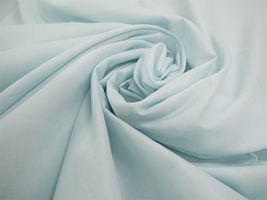 お洋服づくりのための シルキー綿ローンライトブルー