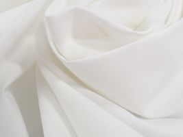 お洋服づくりのための スタンダートタイプライタークロスオフホワイト