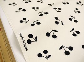 ニュアンスカラーの フレンチオックス「チェリー」アイボリー地/黒チェリー