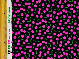 ネオンチェリーのシーチングプリント黒地