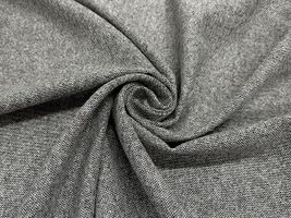 パステルトーンの尾州産ウールツイードグレー系