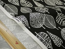 北欧調 透かし葉っぱの オックスプリントブラック