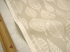 北欧調 透かし葉っぱの オックスプリントくすみアイボリー