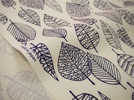 北欧調 透かし葉っぱの オックスプリントオフホワイト