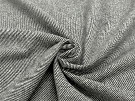 優しいカラーの尾州産ウールトップフラノ濃グレー