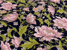 エッセンシャルグレース オックスプリント「モダンフラワーズ」ピンク系