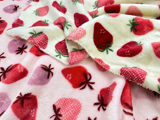 ふわふわフランミンプリント「大人かわいいイチゴ」