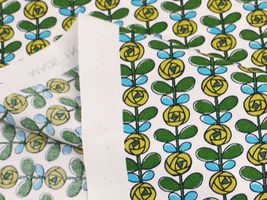 コットンこばやし 北欧調ミニペイントローズブロードプリントアイボリー×イエロー