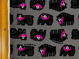 ビビットカラーのオックスプリント「シャケクマ」グレー地