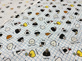 シーチングプリント FOOD YURU「ころころおにぎり柄」_拡大イメージ