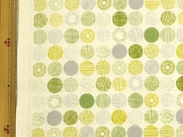 小さめ！北欧調 とことんシンプルなシーチングプリントオフ白地×緑系丸柄