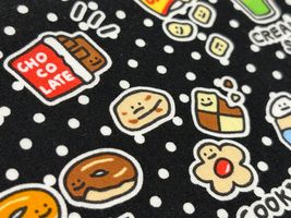 シーチングプリント FOOD YURU「ワイワイおかし柄」_拡大イメージ