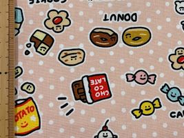 シーチングプリント FOOD YURU「ワイワイおかし柄」ペールピンク