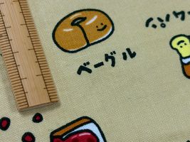 シーチングプリント FOOD YURU「ほっこりパン柄」_拡大イメージ