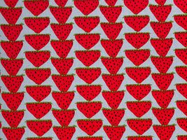 コットンこばやし 北欧風mini苺のブロードプリントグレー×赤苺