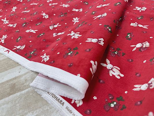 コーデュロイプリント クラシカルモダン「ラビットストロベリー」2