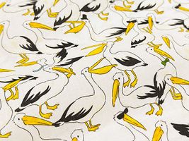 my piece of fabric ペリカンのシーチングプリントオフ白