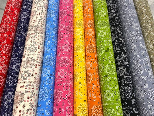 バンダナ柄のスケアプリント