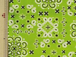 バンダナ柄のスケアプリント黄緑