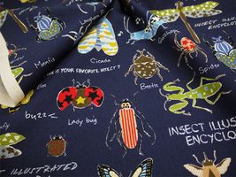 コットンこばやし 昆虫図鑑のツイルプリント紺