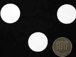 直径約22ミリの ブロード水玉プリントブラック