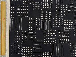 北欧調 点と線の綿麻キャンバスプリントブラック地