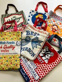 パネルプリント「Lovely Panic Label & Sack」by Selfish M_拡大イメージ