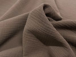 ニュアンスカラーの広幅ぽこぽこダブルガーゼブラウン