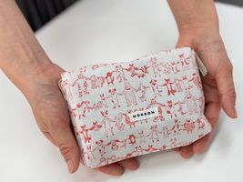 my piece of fabric 60ローンプリント「手つなぎアニマルズ」_拡大イメージ