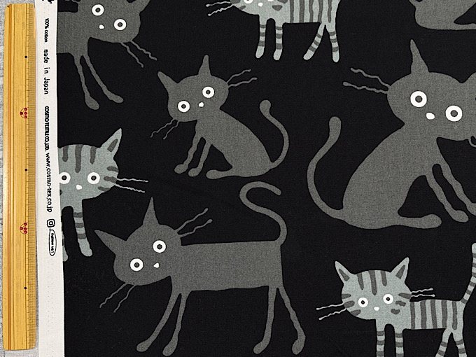 虎猫さま専用 ナチュラル×ブラックリネン どこへ行くにも一緒♡のコロンとバッグ オックスプリントCoCoLand「大きめな黒猫」 | 大塚屋ネットショップ