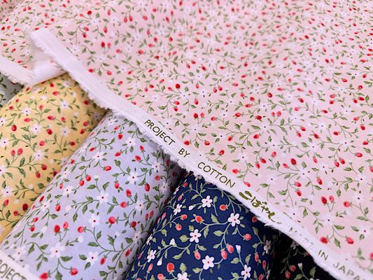 コットンこばやし ブロードプリント「小春いちご」