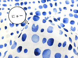 my piece of fabric マルチドットと猫さんの60ローンプリント_拡大イメージ