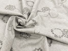 北欧調コットン杢ビエラ刺しゅう「リース」ライトグレー