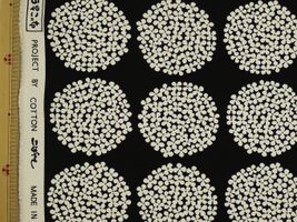 コットンこばやし 北欧調サークルフラワーキャンバス黒地