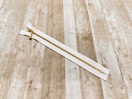 ■お取り寄せ商品■20cm玉付きゴールドファスナーオフホワイト