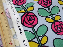 コットンこばやし 北欧調ペイントローズのコットンキャンバスブルーグレー