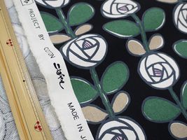 コットンこばやし 北欧調ペイントローズのコットンキャンバス黒