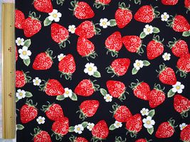 オックスプリント 「おいしそうな大粒イチゴ」黒地