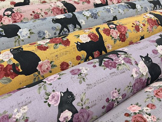 綿麻キャンバスプリント「ネコと薔薇のアンサンブル」
