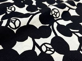 コットンこばやし 北欧調ツバキのサザンクロスプリントオフ白地×黒